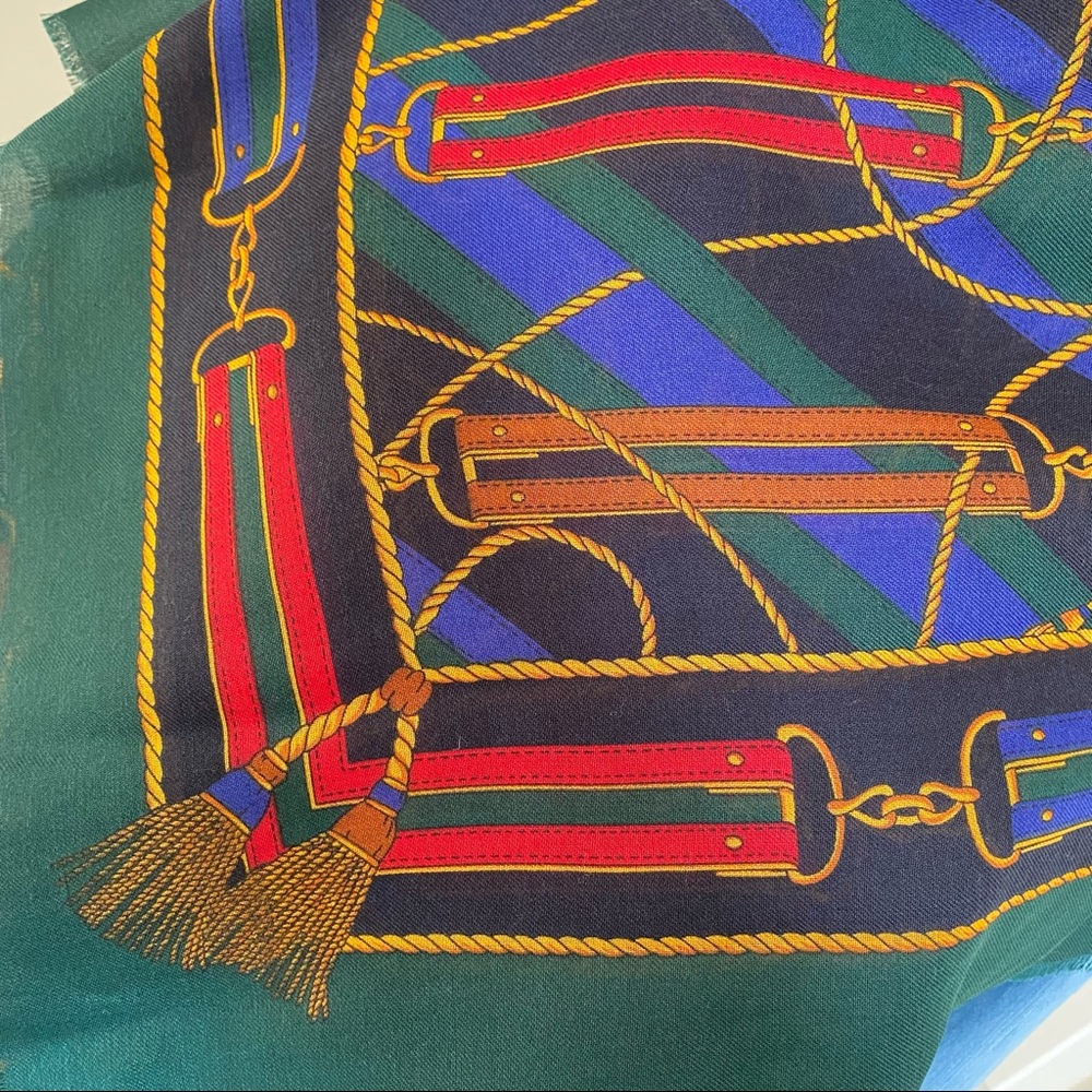 Large Square Patterned Scarf - Picture 5 of 6